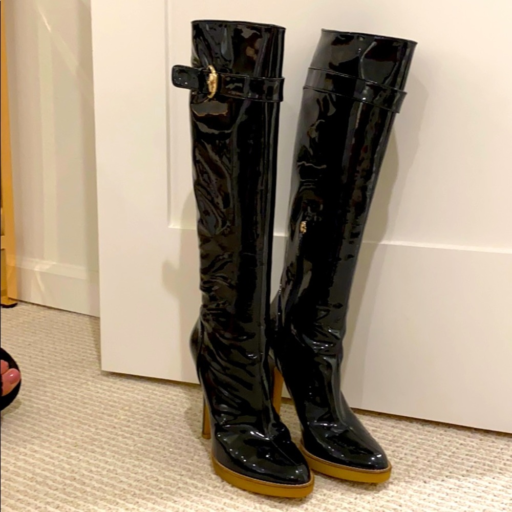 GUCCI black patent leather boots! with 4 1/2” heel
